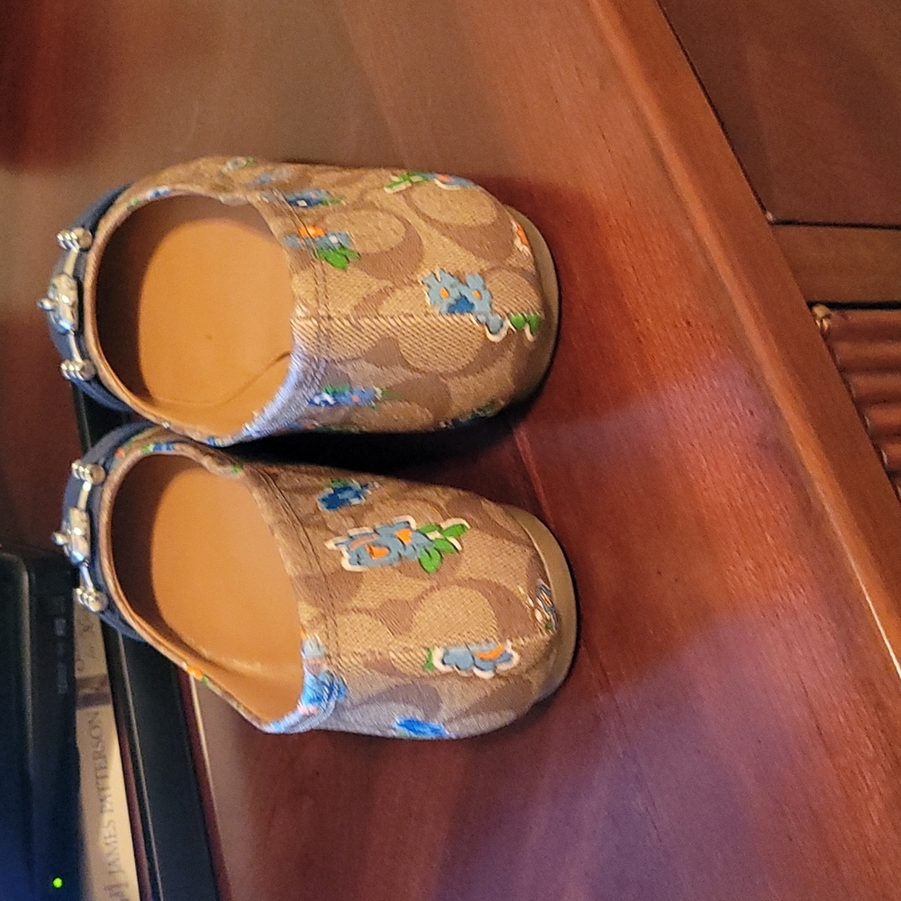Coach Shoes - Picture 4 of 4